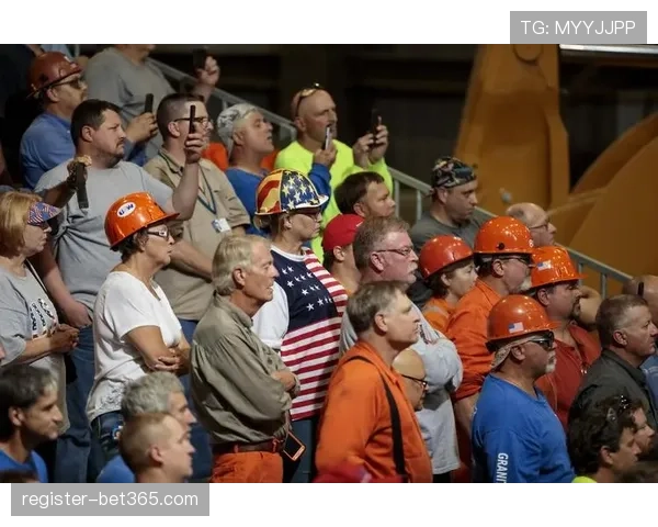 成都小学,张乒乓球桌,激发校园活,中国竞彩网,中国竞彩网首页,中国竞彩网首页官方