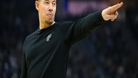 [德甲]海达拉双响，西蒙斯关键射门助力胜利